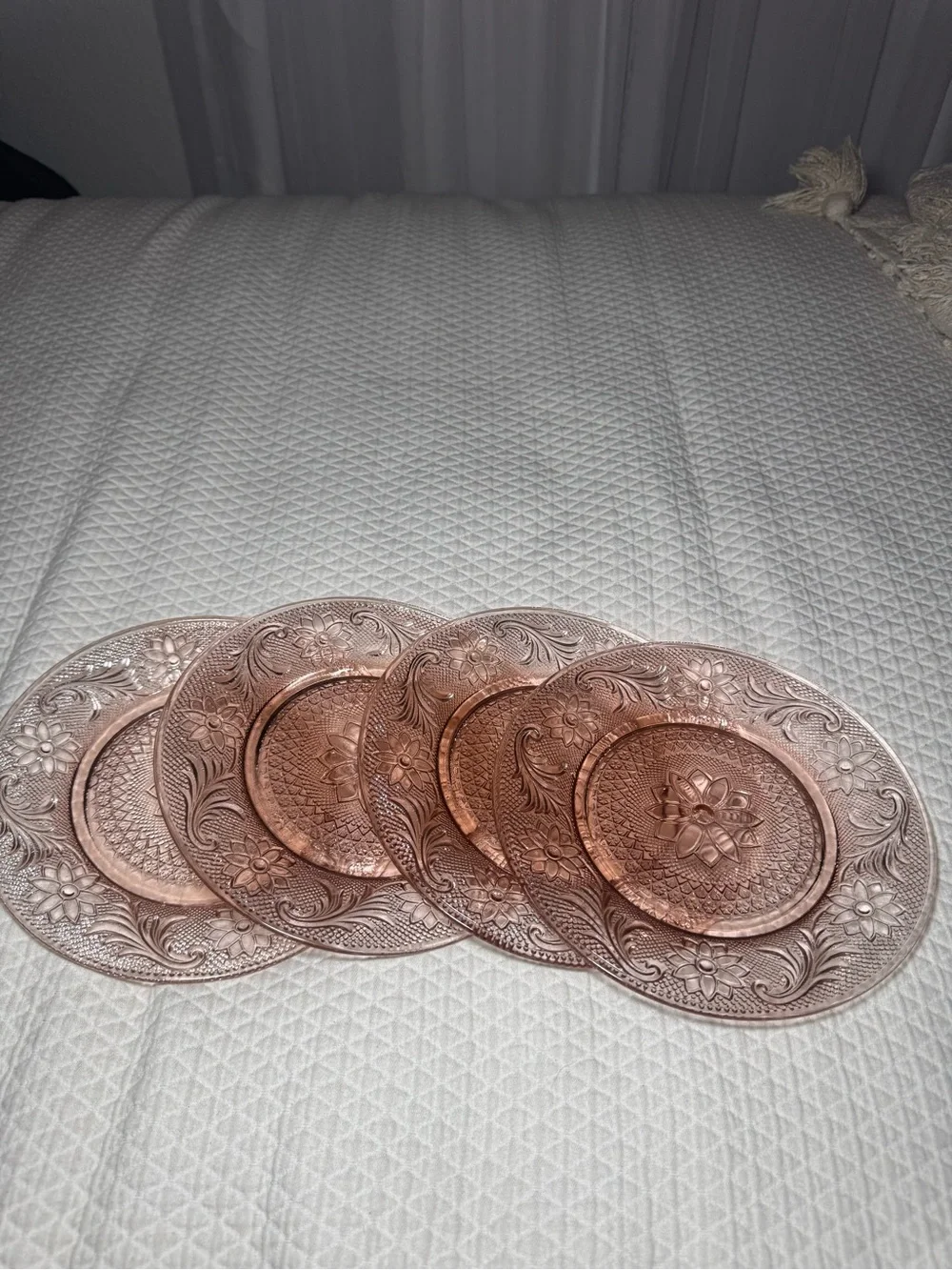Vintage Tiara Indiana Glass Sandwich Pink Peach 8.25”Salad Plates Set of 4